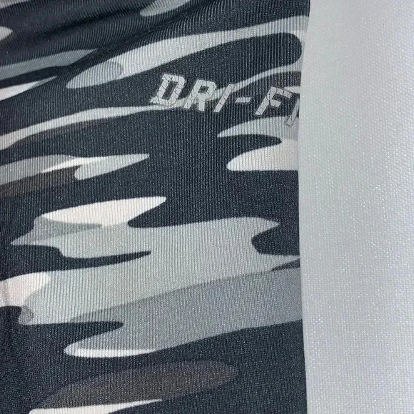 Women’s Nike Pro 3/4 Length Camouflage Leggings Size Small EUC - Picture 6 of 8